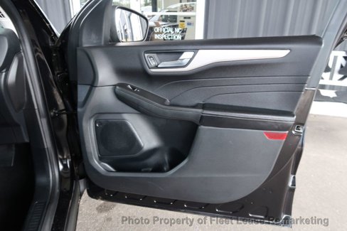 Used 2021 Ford Escape SE image 25