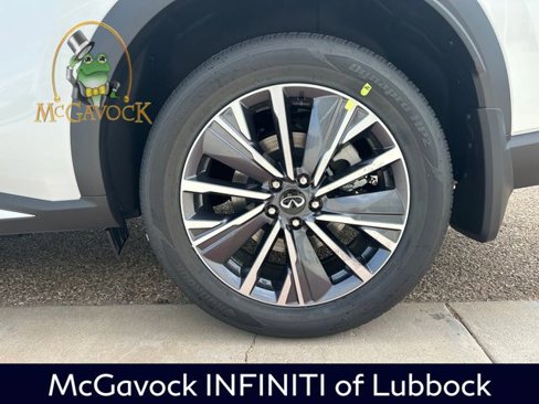 New 2026 INFINITI QX60 Luxe w/ Family Package image 8