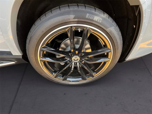New 2025 Mercedes-Benz GLS 580 4MATIC image 9