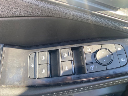 Used 2023 Nissan Rogue SV image 14