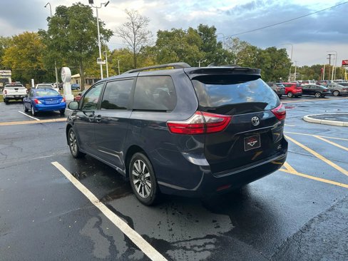 Used 2020 Toyota Sienna XLE image 5