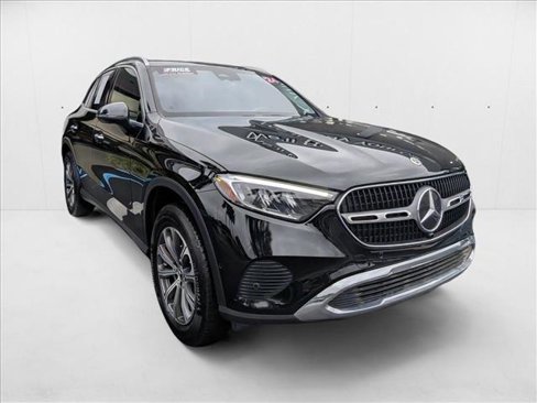 Used 2024 Mercedes-Benz GLC 300 image 3