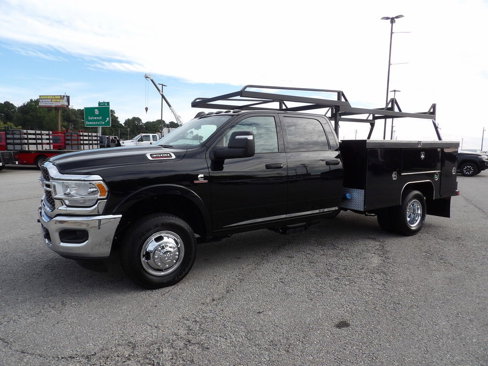 Used 2024 RAM 3500 Tradesman w/ Chrome Appearance Group image 3