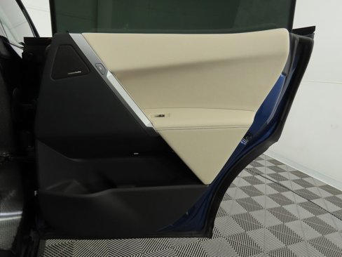 Certified 2025 BMW iX xDrive50 w/ Premium Package image 28