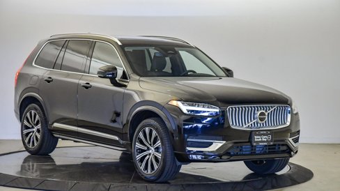 Certified 2025 Volvo XC90 B6 Plus image 6