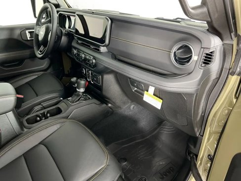 New 2025 Jeep Gladiator Sport image 28