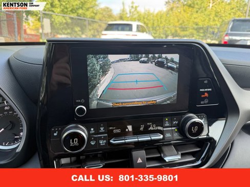 Used 2025 Toyota Highlander XLE image 32