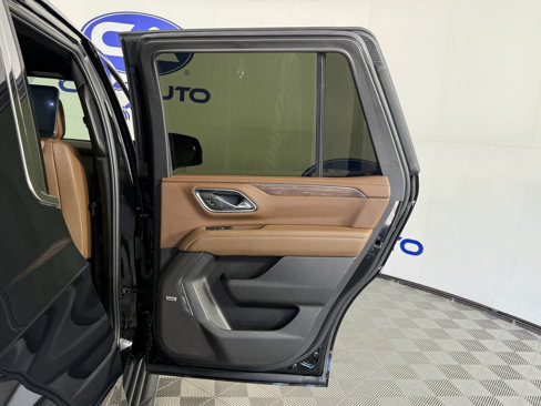 Used 2024 Chevrolet Tahoe High Country w/ Advanced Technology Package image 16