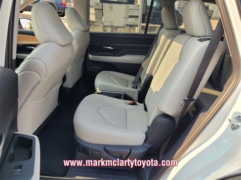 New 2025 Toyota Grand Highlander AWD image 5