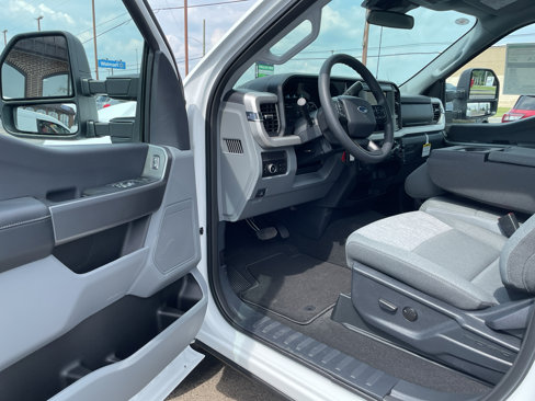 New 2025 Ford F350 XLT image 10