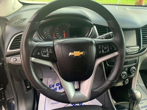 Certified 2022 Chevrolet Trax LT w/ LT Convenience Package image 6