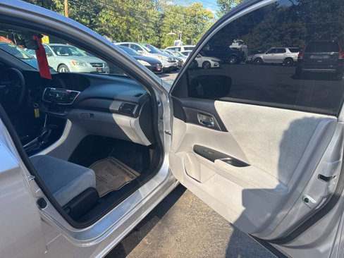 Used 2013 Honda Accord LX image 17