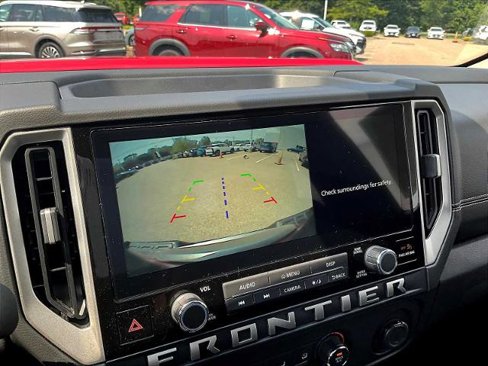 Certified 2025 Nissan Frontier SV image 19