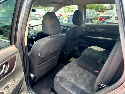 Used 2016 Nissan Rogue S image 12