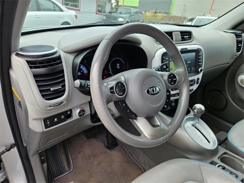 Used 2016 Kia Soul EV + w/ Sun & Fun Package image 16