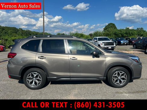 Used 2019 Subaru Forester Premium w/ All-Weather Package image 4