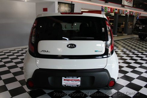 Used 2015 Kia Soul + image 6
