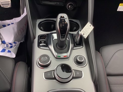 New 2025 Alfa Romeo Giulia AWD w/ Driving Assist Package image 17