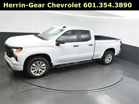 Used 2023 Chevrolet Silverado 1500 Custom image 32