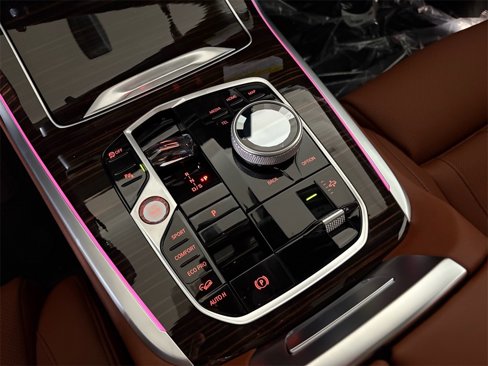 New 2026 BMW X7 M60i w/ Executive Package image 18