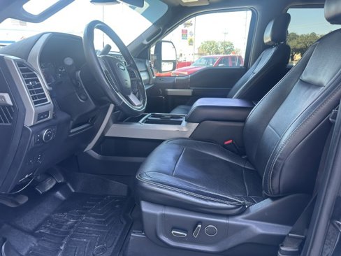 Used 2017 Ford F250 Lariat w/ Lariat Ultimate Package image 18