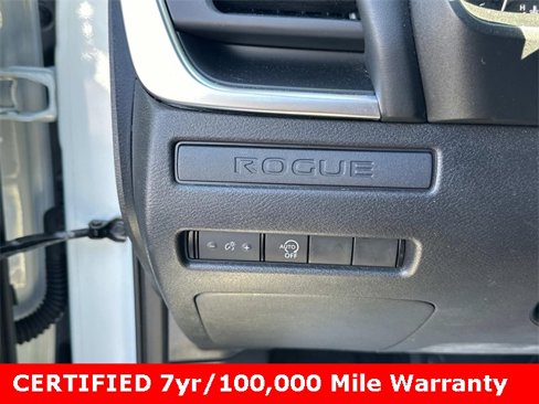 Used 2023 Nissan Rogue S image 22