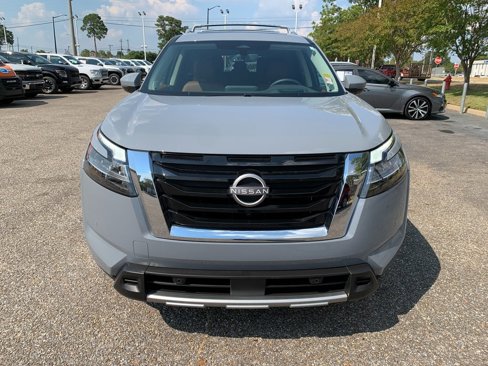 Used 2024 Nissan Pathfinder Platinum w/ Cargo Package image 3