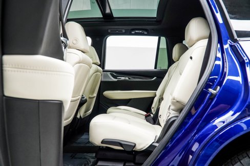 Used 2024 Cadillac XT6 Sport w/ Technology Package image 39