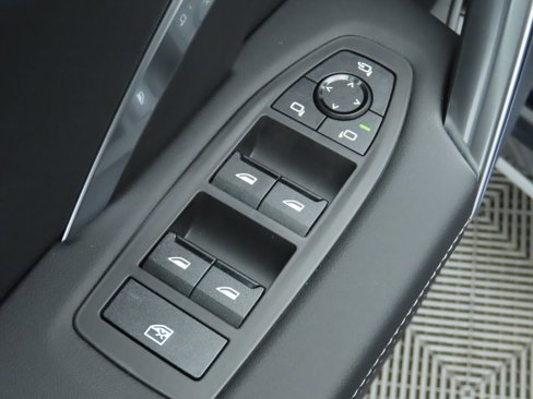 Used 2025 BMW X1 xDrive28i w/ Technology Package image 25