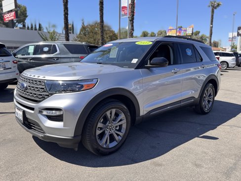 Certified 2023 Ford Explorer XLT w/ Equipment Group 202A image 5