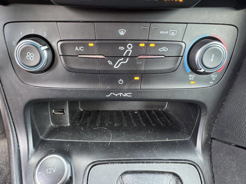 Used 2017 Ford Focus SE w/ Interior Protection Package image 20
