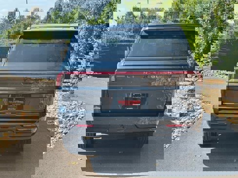 New 2025 Lincoln Navigator Reserve image 4