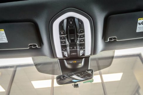 Used 2021 Porsche Macan image 33