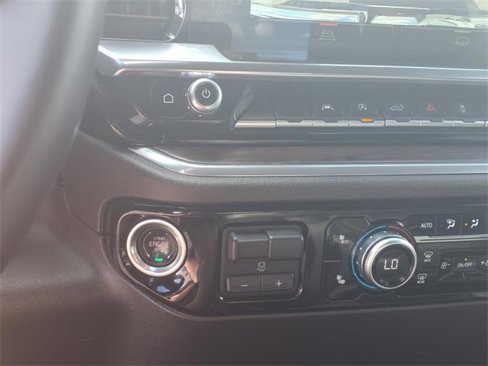 Used 2025 GMC Sierra 1500 SLT image 10