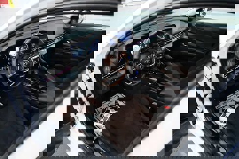 Used 2025 Hyundai Elantra SEL image 15