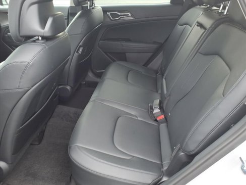New 2026 Kia Sportage EX image 12