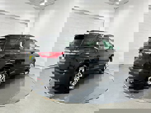 Used 2021 Chevrolet Traverse LT image 38