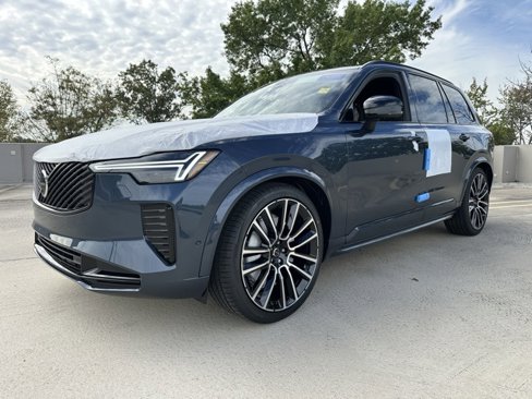 New 2026 Volvo XC90 B6 Ultra w/ Lounge Package image 3