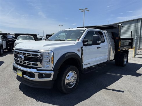 New 2025 Ford F550 4x4 SuperCab Super Duty image 8