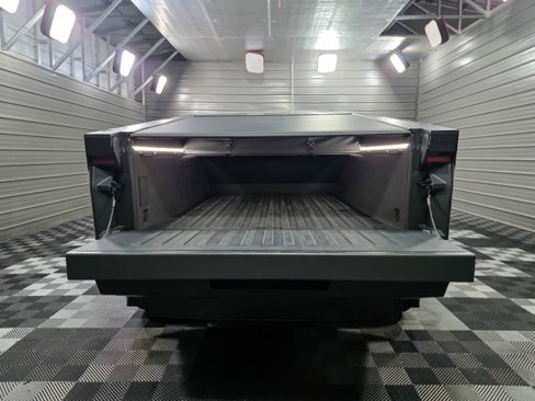Used 2024 Tesla Cybertruck AWD Crew Cab image 20