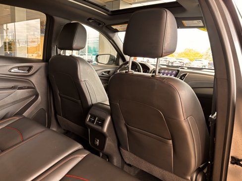 Used 2022 Chevrolet Equinox RS w/ RS Leather Package image 38