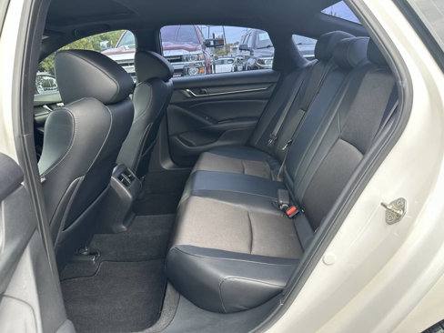 Used 2018 Honda Accord Sport image 16