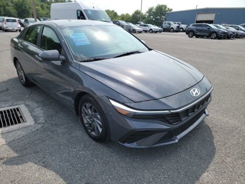 Used 2024 Hyundai Elantra SEL image 8