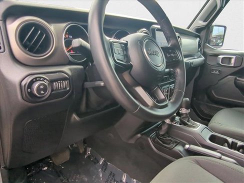 Used 2021 Jeep Gladiator Sport image 10