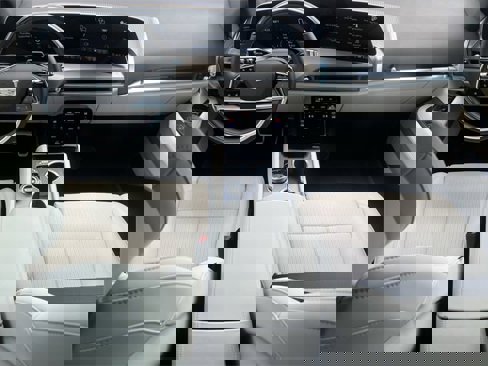 Certified 2026 Cadillac Vistiq Sport image 9
