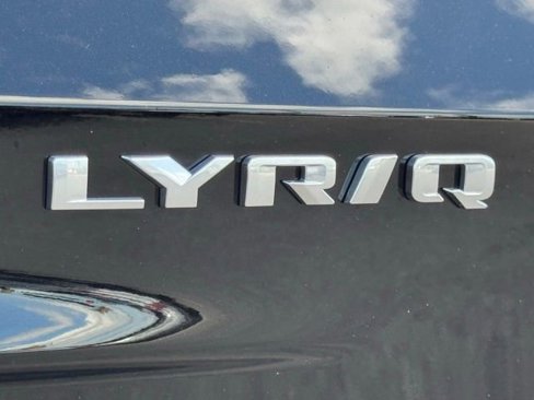 New 2026 Cadillac Lyriq V image 9