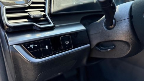 Used 2024 Kia Sportage EX image 13