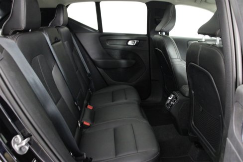 Certified 2025 Volvo XC40 B5 Plus image 30