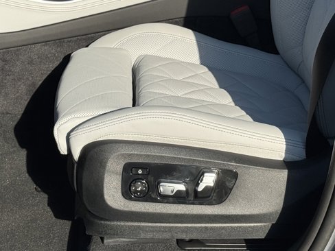 New 2026 BMW X5 M60i w/ Executive Package image 18