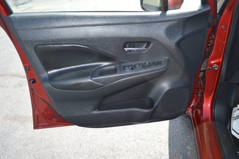 Used 2020 Nissan Versa SV image 12